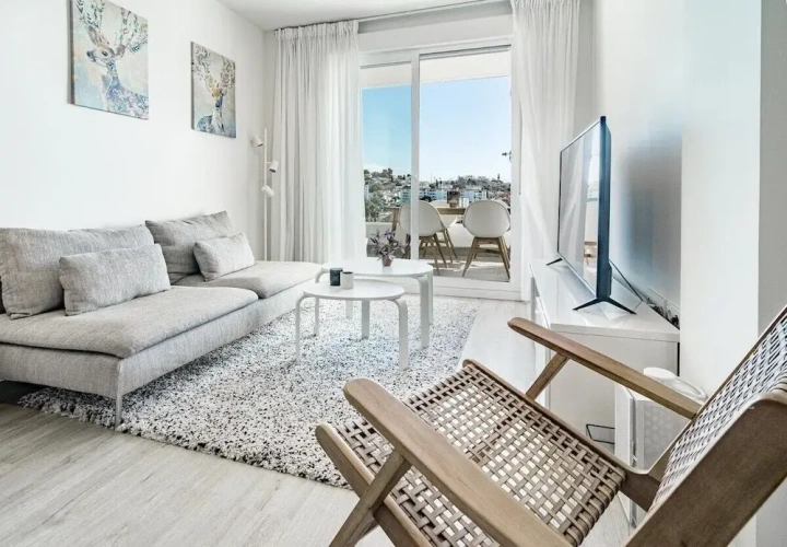 2 Bedrooms Apartment