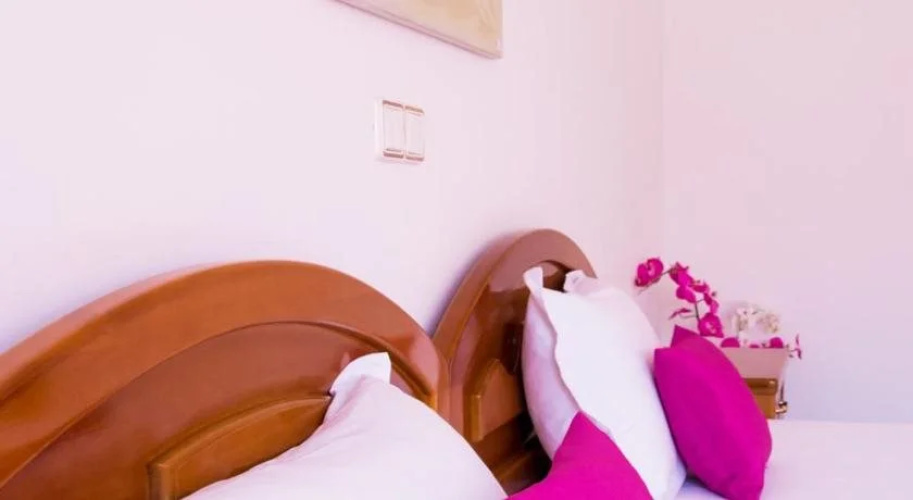 Elegance Hotel