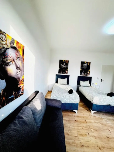 Stylish 3BR Apt Outdoor Space Sleeps 8
