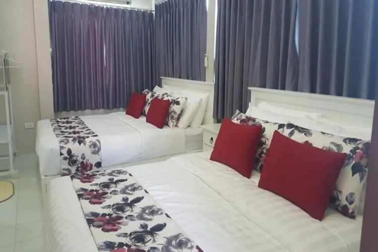 4 Bedrooms Cottage