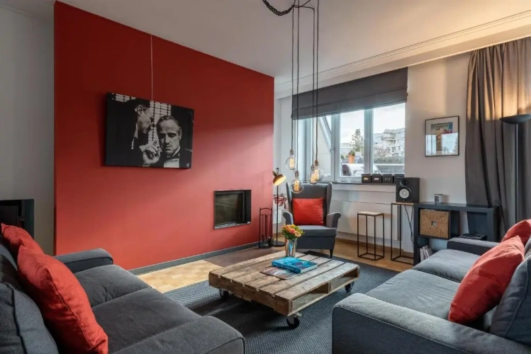 3 Bedrooms Apartment