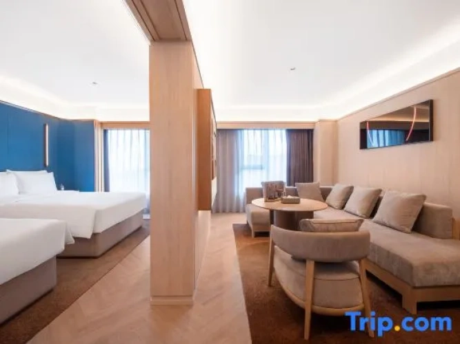 Deluxe Family Suite