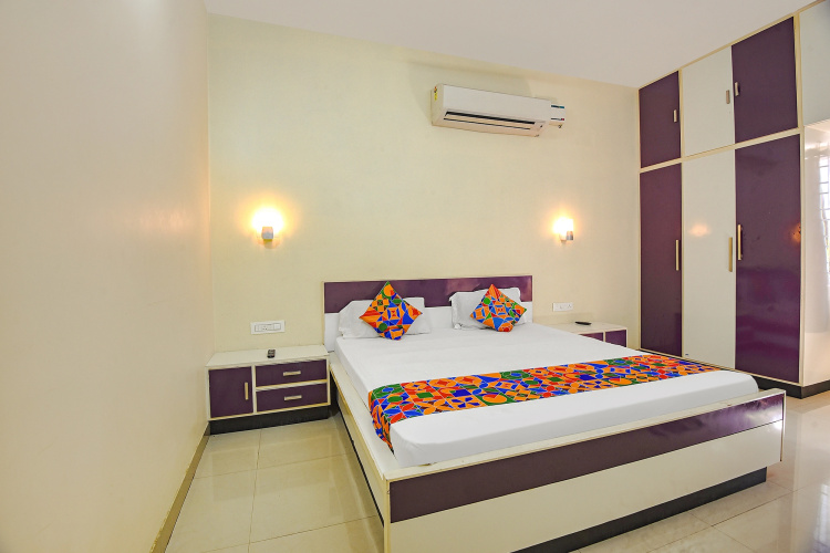 Fabhotel Cruze