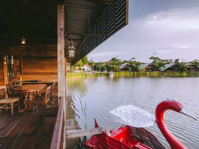 Standard Twin room with lake view