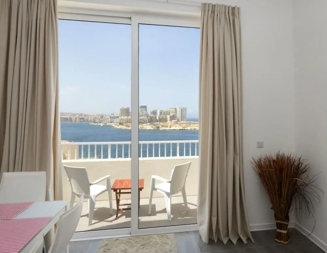 Deluxe Apartment