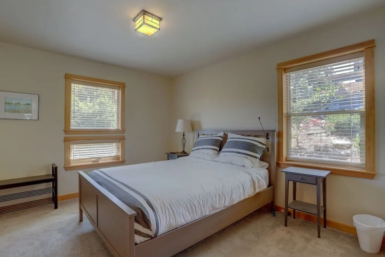 4 Bedrooms Cottage