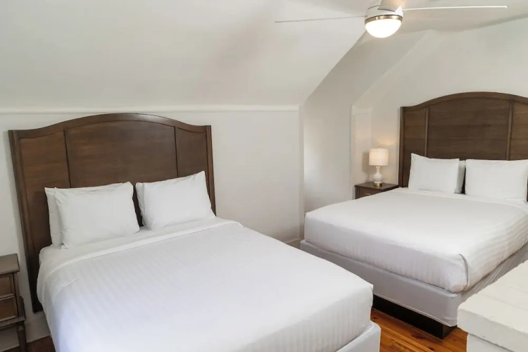 Deluxe Quadruple room