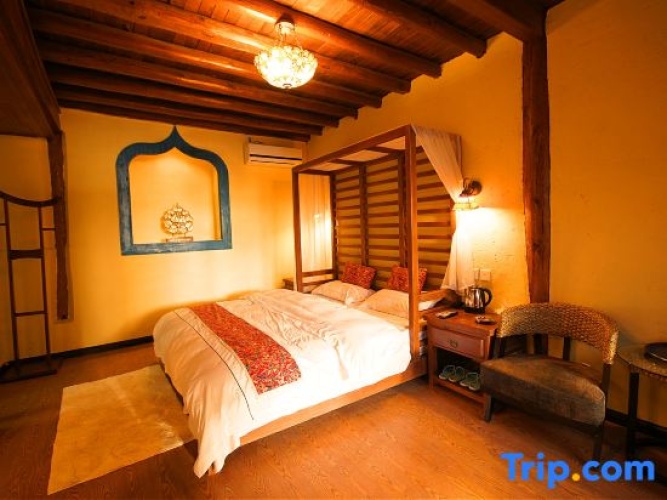 Deluxe Triple Suite