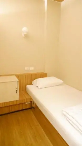 Shi-ro-i Poshtel