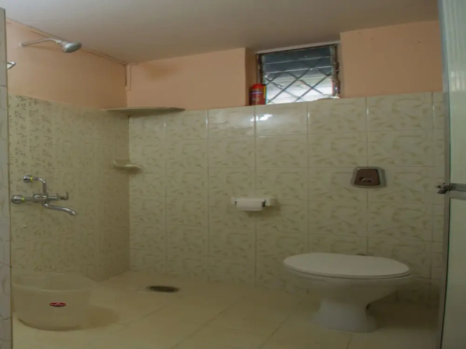 OYO 12197 Home Colourful Studio