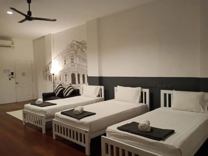 Standard Triple room