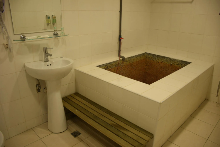 House One One Hot Spring