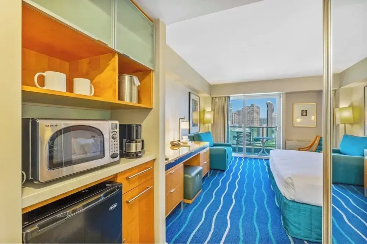 Standard room with partial ocean view