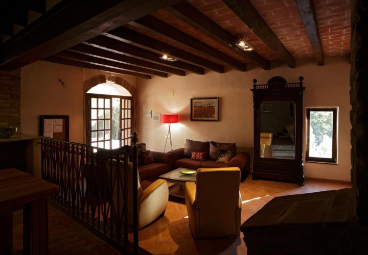 4 Bedrooms Cottage