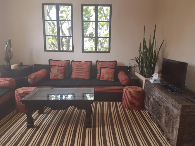 2 Bedrooms Bungalow with garden view