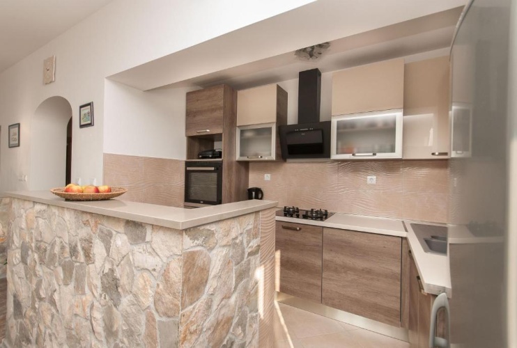 3 Bedrooms Apartment