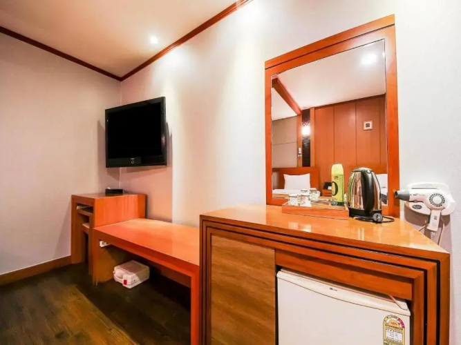 Nest Major Hotel