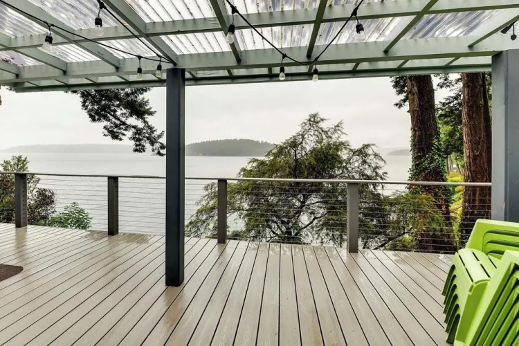 'the Nest' Gorgeous Waterfront La Conner Getaway!