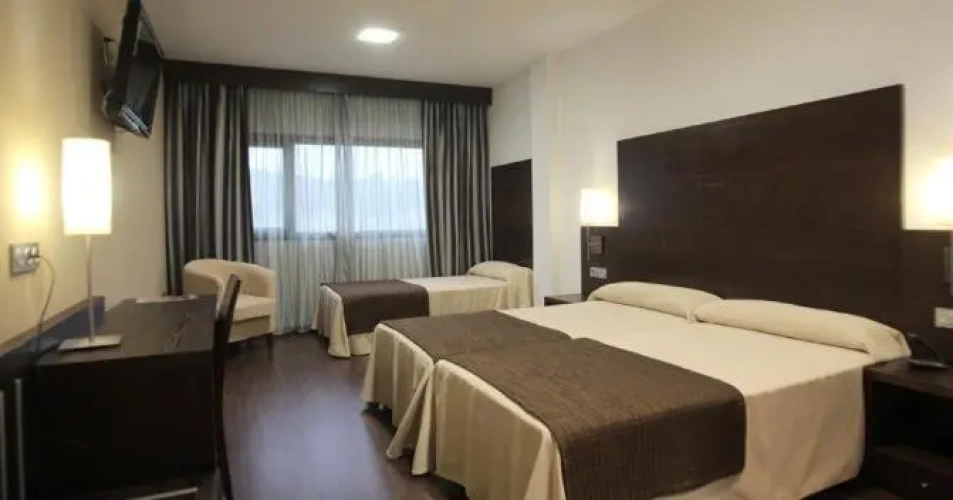 Standard Triple room