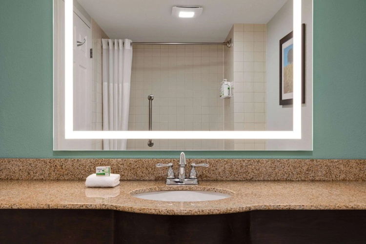 Wingate by Wyndham Green Bay/Airport photo 8