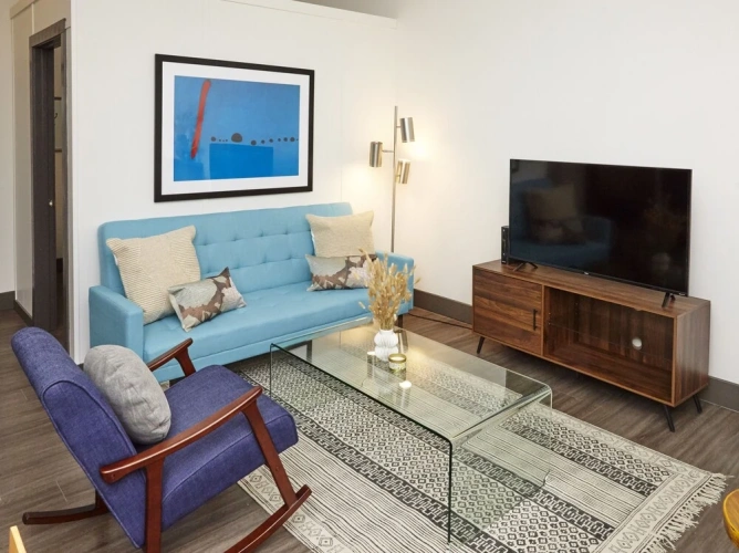 3 Bedrooms Apartment