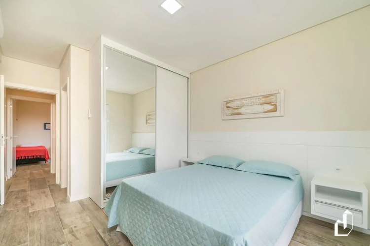 Apartamento com 02 dormitórios