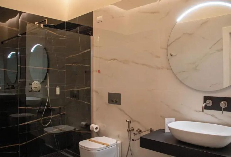 MARI Luxury Rooms and Suites