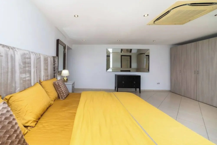 Modern 3bdr Apt at Villaggio - Rooftop Pool & Skybar