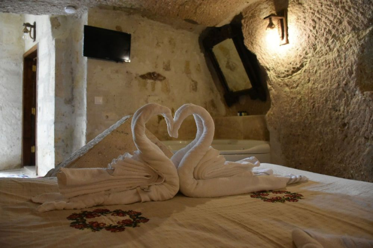 Glamada Cave Suites