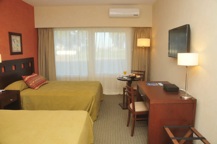 Howard Johnson Trenque Lauquen