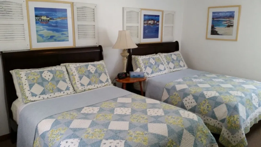 Deluxe Quadruple Basement room