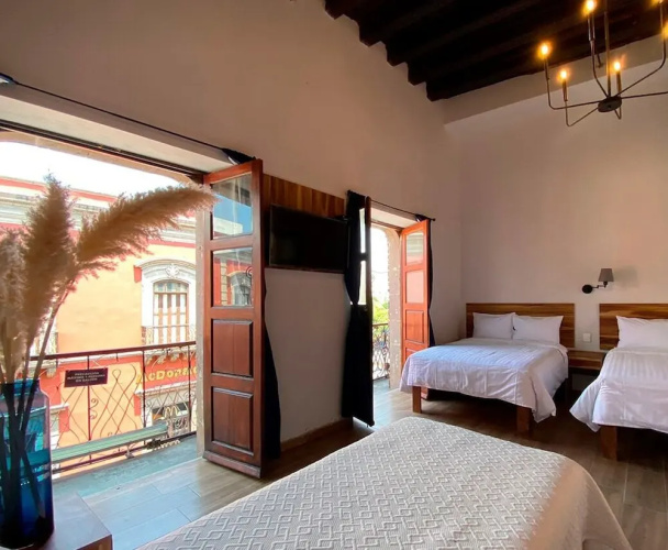 Placio de las Rosas Hotel