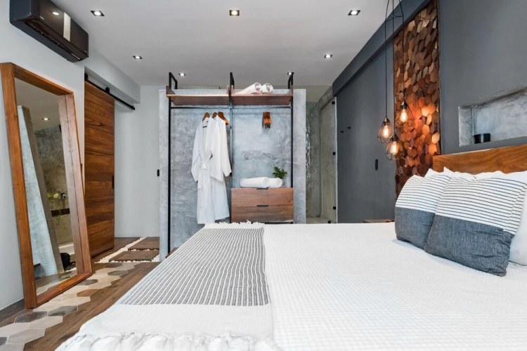 Life Boutique Condo