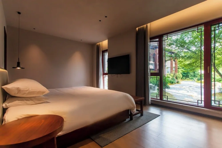 Classic Double room with courtyard view