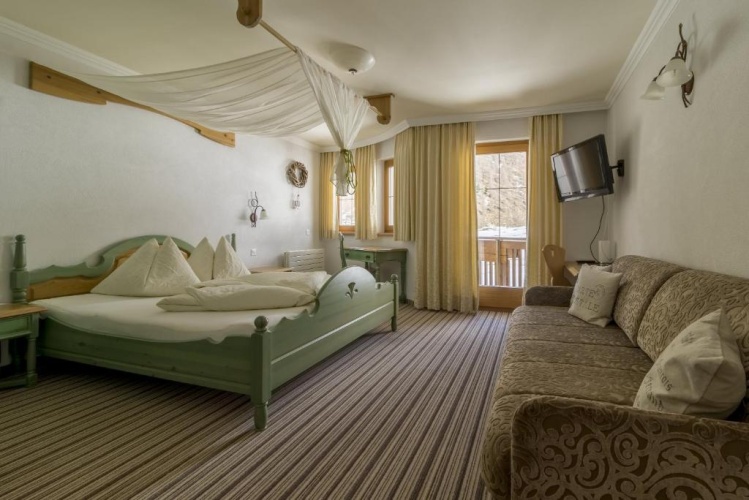 Standard Double room with balcony and with view