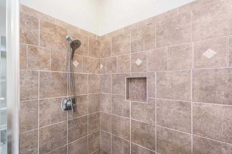 Beautiful Townhome - Great Location & Amenities - Vrkcv