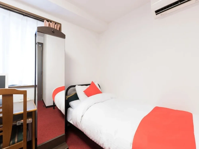 Standard Twin room with balcony
