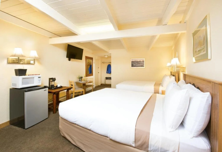 Elk Refuge Inn