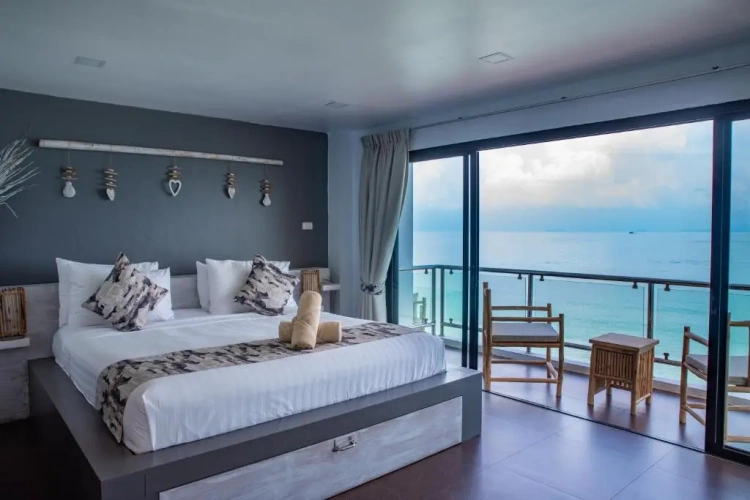 Deluxe Double room with balcony and with sea view