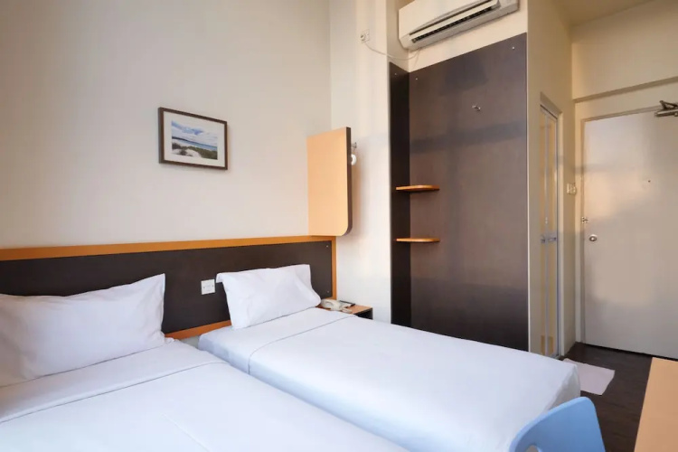 Nicoll Hotel