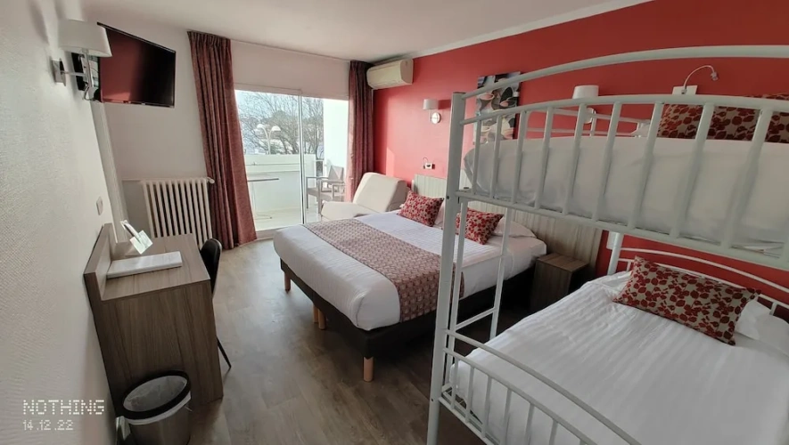 Superior Quadruple room with balcony and with sea view