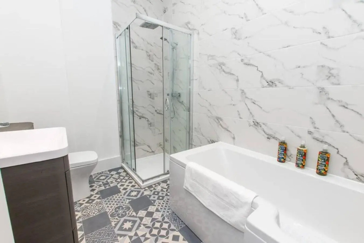 Popular - Modern Walpole Bay Apartment
