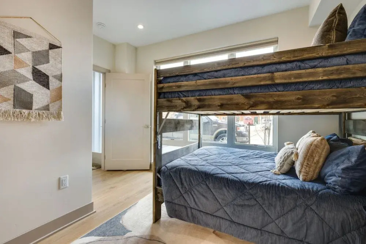 Rooftop Mtn View & Hot Tub: Silverthorne Home!