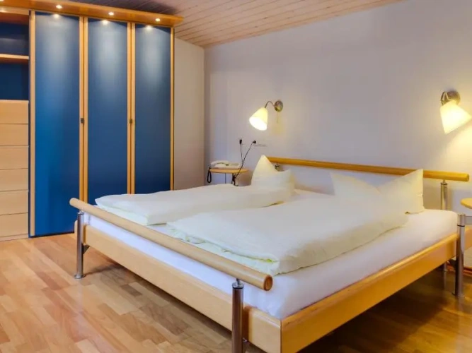 3 Bedrooms Cottage with balcony