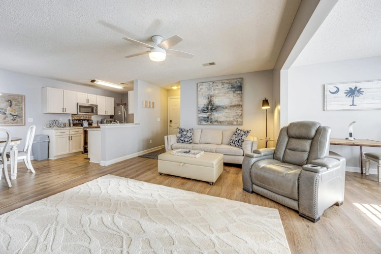 3 Bedrooms Apartment