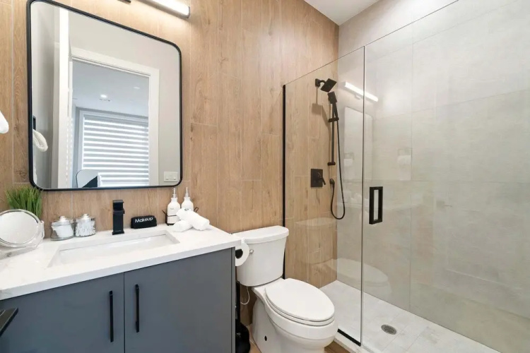 Spacious Bright Modern New Unit in Tri Taylor