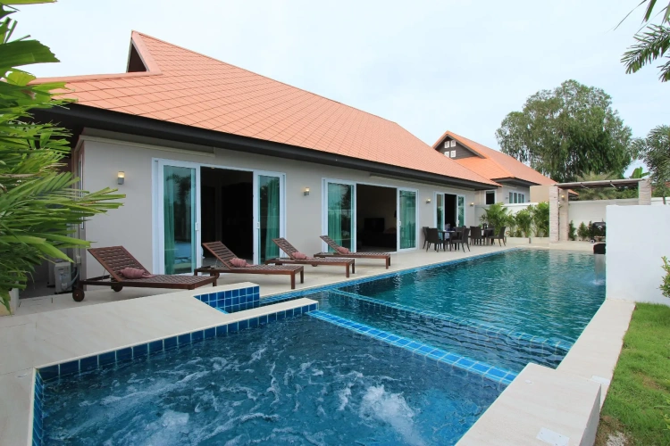4 Bedrooms Luxury Suite