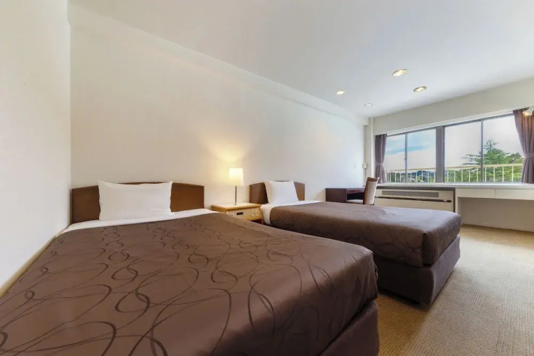 Hotel Hawaiians
