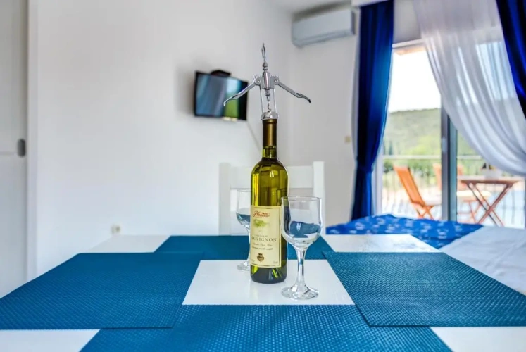 1 Bedroom Apartment with sea view