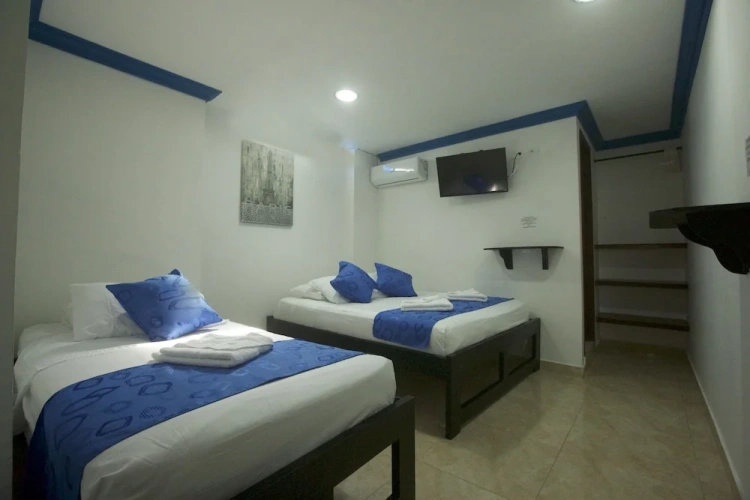 Standard Triple room